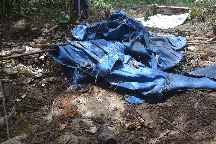 Nhiều mẫu đất, nước tại khu vực chôn lấp có hàm lượng thuốc bảo vệ thực vật vượt hàng ngàn lần so với quy chuẩn Nhiều mẫu đất, nước tại khu vực chôn lấp có hàm lượng thuốc bảo vệ thực vật vượt hàng ngàn lần so với quy chuẩn