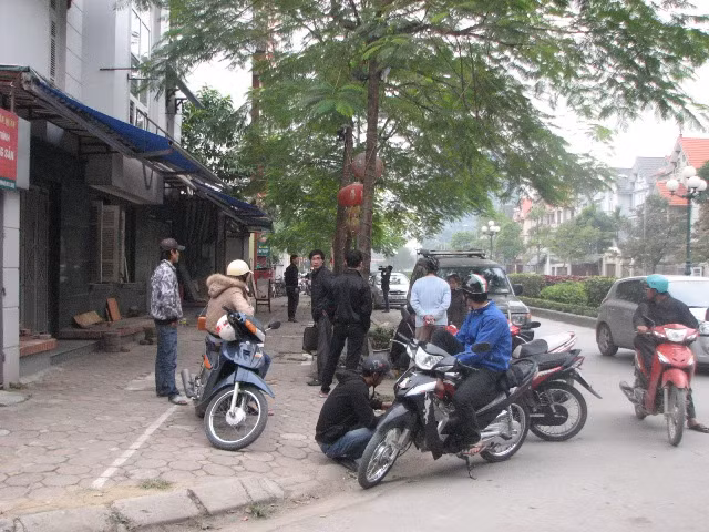 Chủ nợ đến cửa hàng đồ gỗ Hoàng Hải ngày 14/12