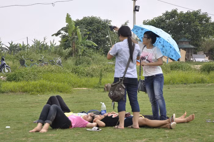 Giới trẻ với những cách tạo giáng đa dạng Giới trẻ với những cách tạo giáng đa dạng