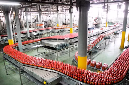 Một dây chuyền sản xuất Dr Thanh tại nhà máy sản xuất Tân Hiệp Phát (ảnh: THP) Một dây chuyền sản xuất Dr Thanh tại nhà máy sản xuất Tân Hiệp Phát (ảnh: THP)