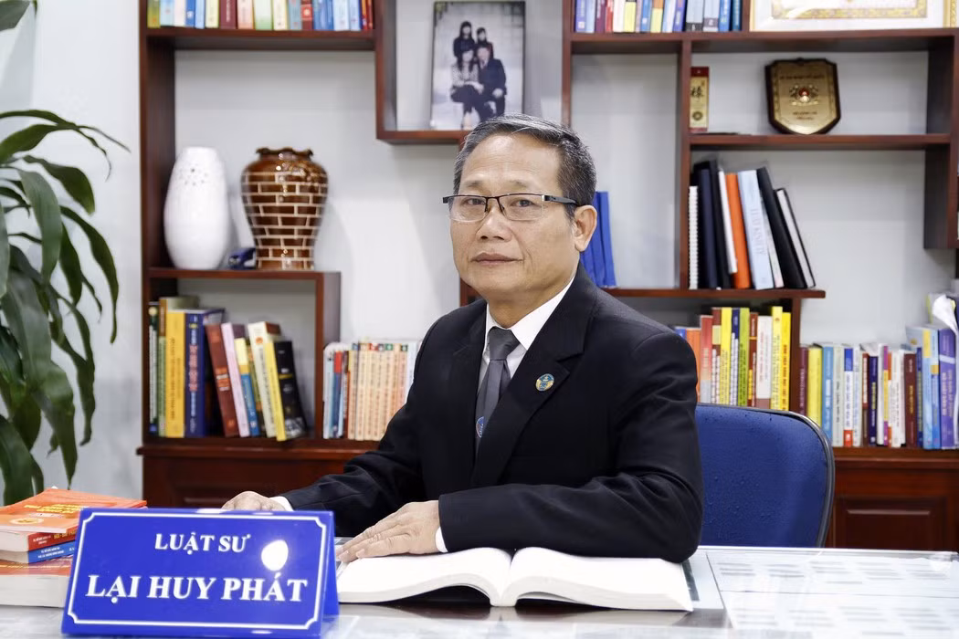 Theo luật sư Lại Huy Phát, để tránh oan sai Tòa án nhân dân huyện Phúc Thọ, Thành phố Hà Nội cần tuân thủ nguyên tắc “Thẩm phán, Hội thẩm xét xử độc lập và chỉ tuân theo pháp luật ”. Ảnh: LC Theo luật sư Lại Huy Phát, để tránh oan sai Tòa án nhân dân huyện Phúc Thọ, Thành phố Hà Nội cần tuân thủ nguyên tắc “Thẩm phán, Hội thẩm xét xử độc lập và chỉ tuân theo pháp luật ”. Ảnh: LC
