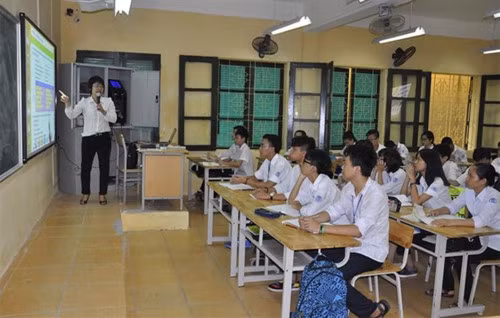 Giờ học ngoại ngữ của học sinh Trung tâm Giáo dục nghề nghiệp - Giáo dục thường xuyên Đống Đa, Hà Nội. Ảnh: Nhân dân Giờ học ngoại ngữ của học sinh Trung tâm Giáo dục nghề nghiệp - Giáo dục thường xuyên Đống Đa, Hà Nội. Ảnh: Nhân dân