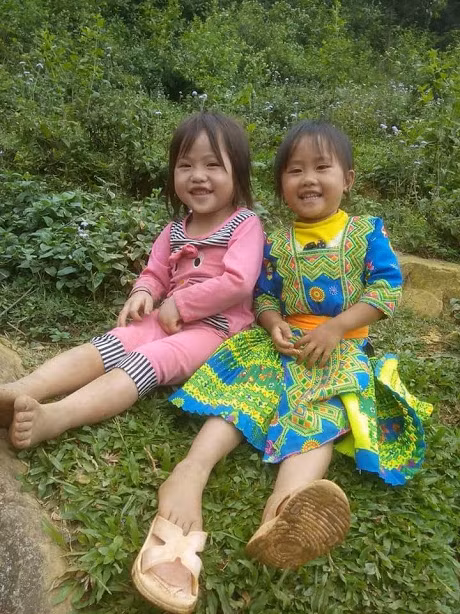 Ánh mắt trẻ thơ, nụ cười hồn nhiên của các em đã khiến các thầy, các cô quên đi mệt mỏi. (Ảnh: LC) Ánh mắt trẻ thơ, nụ cười hồn nhiên của các em đã khiến các thầy, các cô quên đi mệt mỏi. (Ảnh: LC)