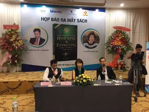 Giới thiệu sách "Cuộc chiến sức khỏe - Hành động và thành công" ở thành phố Hồ Chí Minh (ảnh: P.L)