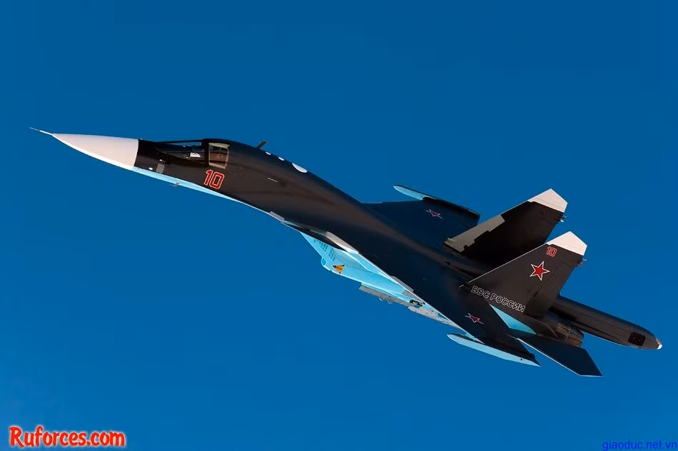 Su-34 của không quân Nga tại căn cứ Lipetsk