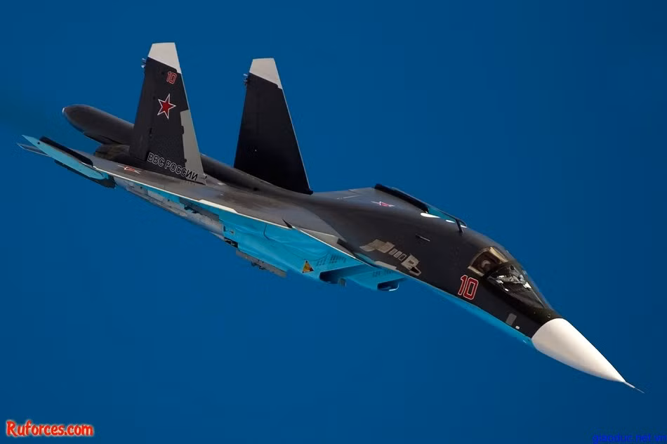 Su-34 của không quân Nga tại căn cứ Lipetsk