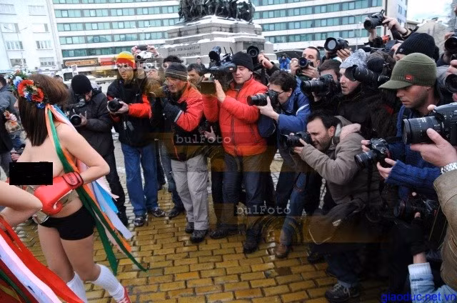 Phong trào FEMEN tại Sofia, Hungary Phong trào FEMEN tại Sofia, Hungary