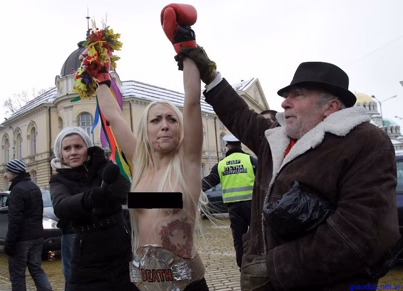 Phong trào FEMEN tại Sofia, Hungary Phong trào FEMEN tại Sofia, Hungary
