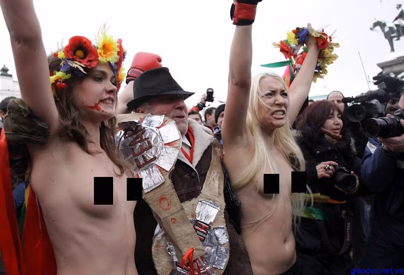 Phong trào FEMEN tại Sofia, Hungary Phong trào FEMEN tại Sofia, Hungary