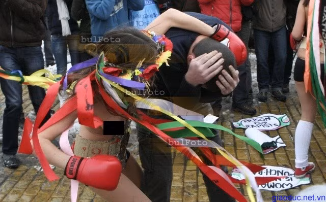 Phong trào FEMEN tại Sofia, Hungary Phong trào FEMEN tại Sofia, Hungary