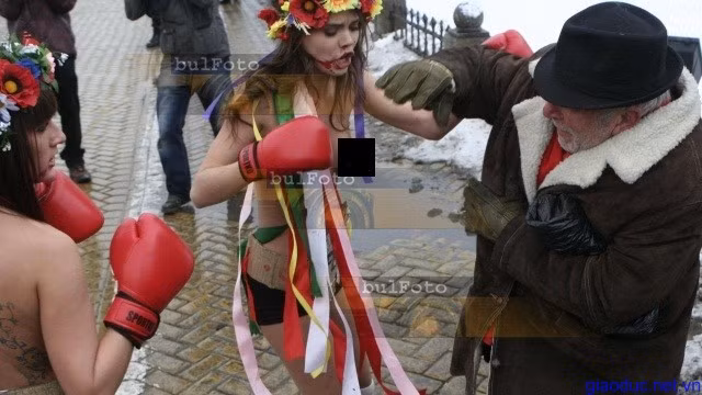 Phong trào FEMEN tại Sofia, Hungary Phong trào FEMEN tại Sofia, Hungary