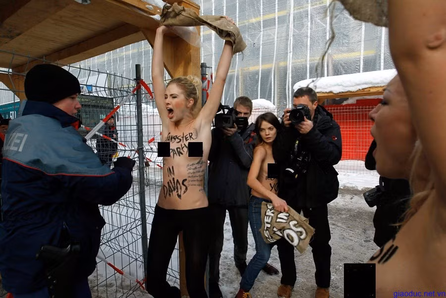 Phong trào FEMEN tại Davos, Thuỵ Sỹ Phong trào FEMEN tại Davos, Thuỵ Sỹ