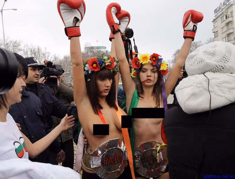 Phong trào FEMEN tại Sofia, Hungary Phong trào FEMEN tại Sofia, Hungary