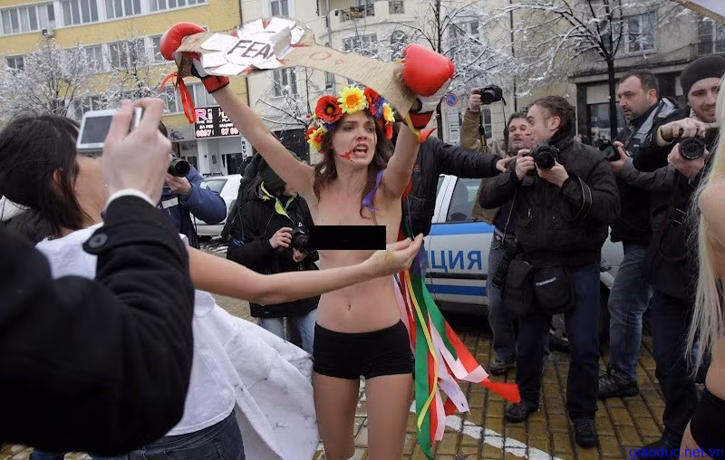 Phong trào FEMEN tại Sofia, Hungary Phong trào FEMEN tại Sofia, Hungary