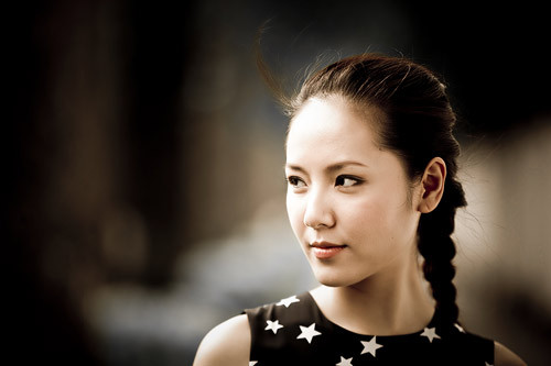 Phương Linh trở lại showbiz với hình ảnh dịu dàng hơn xưa.