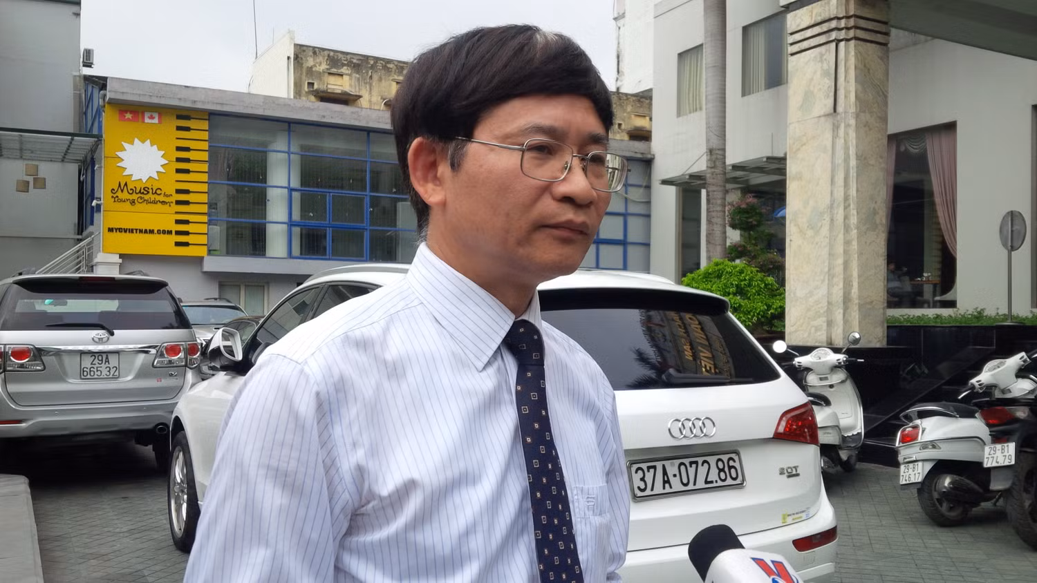 Luật sư Trương Thanh Đức cho rằng, bán cổ phiếu "chui" lượng lớn mà chỉ dừng lại ở xử phạt hành chính thì Ủy ban Chứng khoán Nhà nước cần phải xem lại. Ảnh: V.P Luật sư Trương Thanh Đức cho rằng, bán cổ phiếu "chui" lượng lớn mà chỉ dừng lại ở xử phạt hành chính thì Ủy ban Chứng khoán Nhà nước cần phải xem lại. Ảnh: V.P