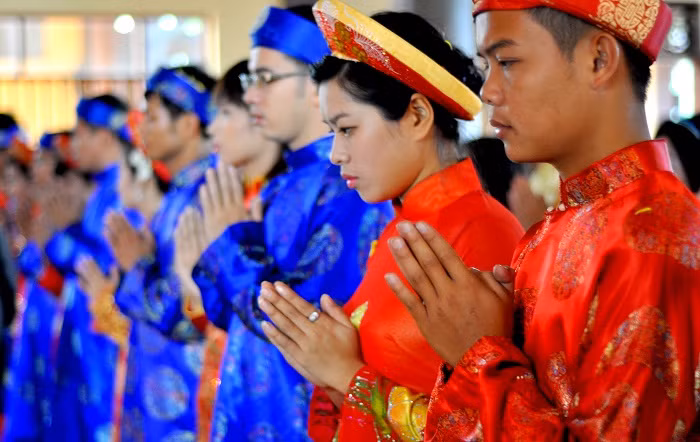 Đến với nơi cửa Phật, tình yêu của các đôi tân duyên sẽ được chứng minh bằng chính sự chân thành và thật thà. Đặc biệt qua những bài giảng của các sư thầy về tình yêu và cuộc sống gia đình.