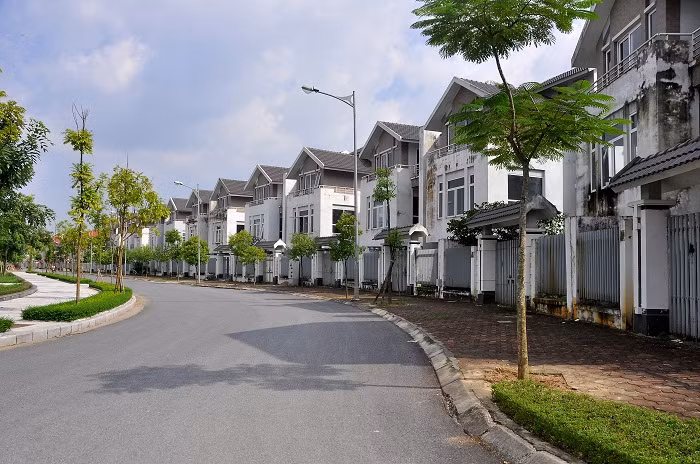 Không gian vắng vẻ tại khu đô thị Văn Phú làm ai qua đây cũng phải xót xa.