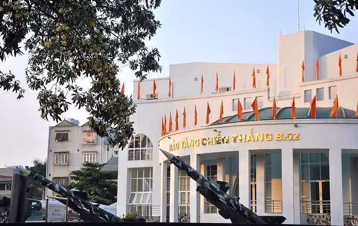 Hoa sữa vẫn đi cùng năm tháng…