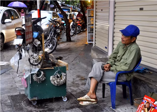 Người thợ sửa khóa góc phố Hàng Gai