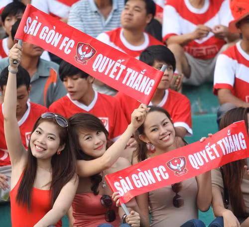 Dàn Hot girl cổ vũ Sài Gòn Xuân Thành ở mùa giải vừa qua. Dàn Hot girl cổ vũ Sài Gòn Xuân Thành ở mùa giải vừa qua.