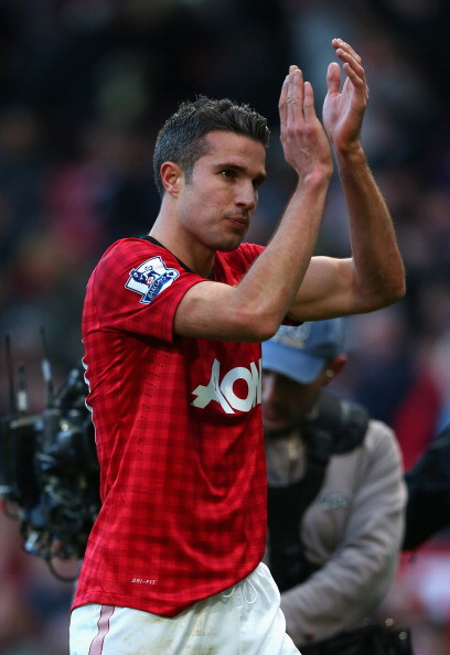 2 bàn thắng của Van Persie và Evra giúp MU không tốn quá nhiều sức để hạ gục Pháo thủ trên sân nhà Old Trafford để leo lên ngôi đầu Bảng xếp hạng Premier League. 2 bàn thắng của Van Persie và Evra giúp MU không tốn quá nhiều sức để hạ gục Pháo thủ trên sân nhà Old Trafford để leo lên ngôi đầu Bảng xếp hạng Premier League.