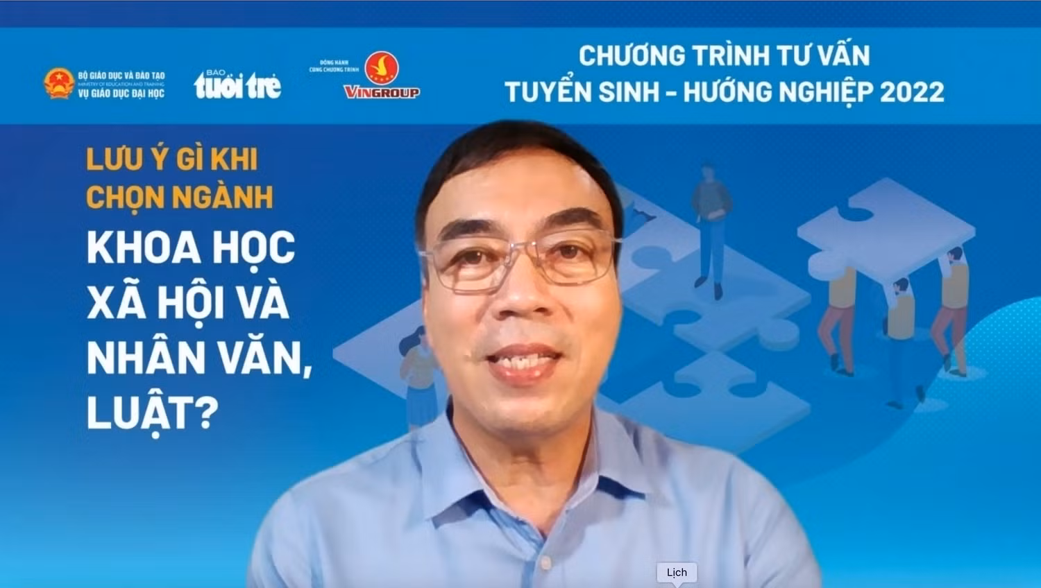 Tiến sĩ Phạm Tấn Hạ - Phó Hiệu trưởng Trường Đại học Khoa học Xã hội và Nhân văn (Đại học Quốc gia TP.HCM) chia sẻ tại buổi tư vấn trực tuyến tuyển sinh - hướng nghiệp năm 2022. (Ảnh: chụp màn hình) Tiến sĩ Phạm Tấn Hạ - Phó Hiệu trưởng Trường Đại học Khoa học Xã hội và Nhân văn (Đại học Quốc gia TP.HCM) chia sẻ tại buổi tư vấn trực tuyến tuyển sinh - hướng nghiệp năm 2022. (Ảnh: chụp màn hình)
