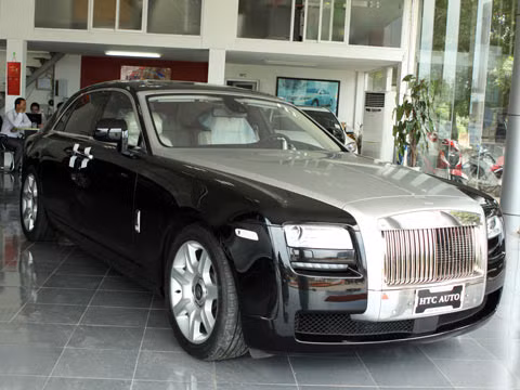 Theo một thống kê, tại Việt Nam hiện có tới 97 xe Rolls-Royce nhưng chỉ có 1 vài chiếc được đặt chính hãng. Ảnh Bobi. Theo một thống kê, tại Việt Nam hiện có tới 97 xe Rolls-Royce nhưng chỉ có 1 vài chiếc được đặt chính hãng. Ảnh Bobi.