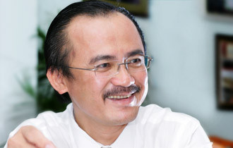 CEO không thể sử dụng kiểu quyết liệt, chặt chém như ở doanh nghiệp nước ngoài mà phải rỉ rả, tỉ tê.