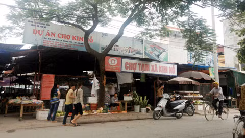 Khu chợ tạm trong thời gian triển khai dự án chợ Kim Nỗ theo chủ trương của TP.Hà Nội Khu chợ tạm trong thời gian triển khai dự án chợ Kim Nỗ theo chủ trương của TP.Hà Nội