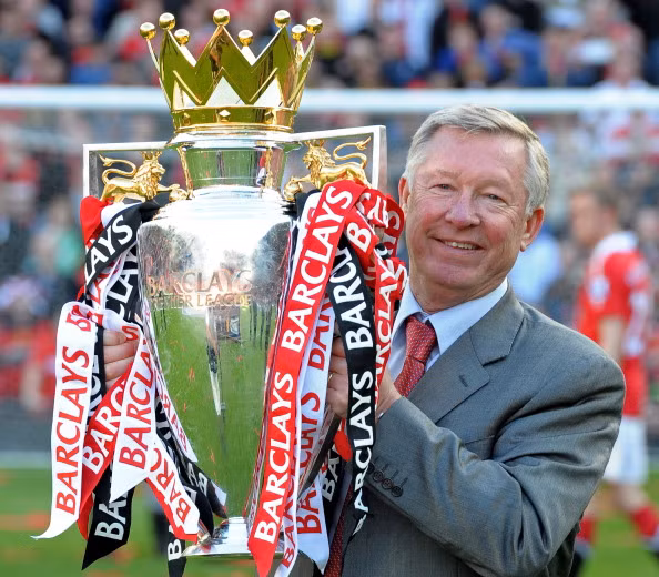 Đây cũng là chiếc cúp thứ 12 ở giải ngoại hạng Anh mà Sir Alex có được.