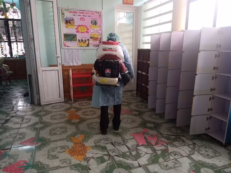 Từ tủ đồ học sinh. Từ tủ đồ học sinh.