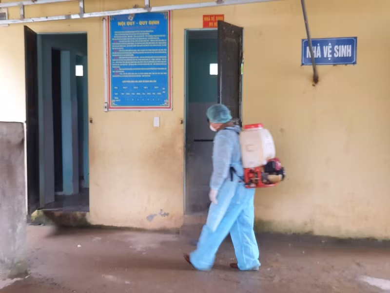 Các khu nhà vệ sinh được trú trọng khử trùng. Các khu nhà vệ sinh được trú trọng khử trùng.