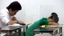 Học nhiều quá, con “tẩu hỏa nhập ma" rồi mẹ ơi! ảnh 2