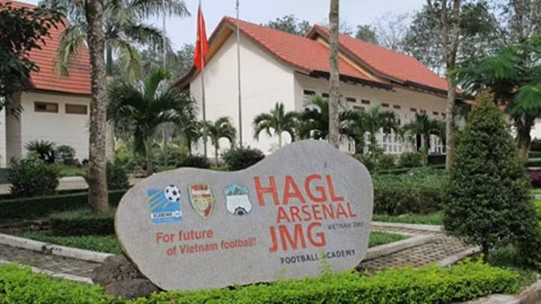 Học viện bóng đá HAGL Arsenal JMG - nguồn ảnh: báo Bóng Đá