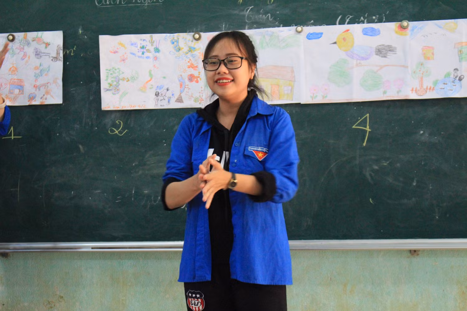 Lê Thị Minh Huyền trong màu áo tình nguyện. Ảnh: TH Lê Thị Minh Huyền trong màu áo tình nguyện. Ảnh: TH