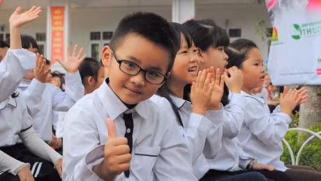 Từ 1/6, cha mẹ đưa bảng điểm của con lên mạng là phạm luật (Ảnh minh họa: Báo Vietnamnet) Từ 1/6, cha mẹ đưa bảng điểm của con lên mạng là phạm luật (Ảnh minh họa: Báo Vietnamnet)