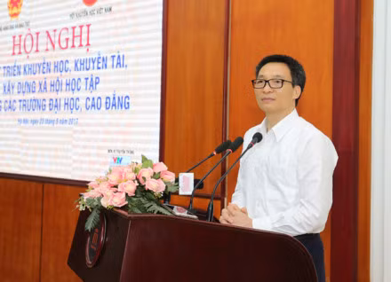 Phó Thủ tướng Vũ Đức Đam tại hội thảo (Ảnh: Báo Chính phủ) Phó Thủ tướng Vũ Đức Đam tại hội thảo (Ảnh: Báo Chính phủ)