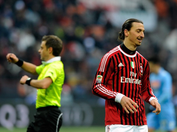 Sự thất vọng hiện trên khuôn mặt của Ibrahimovic
