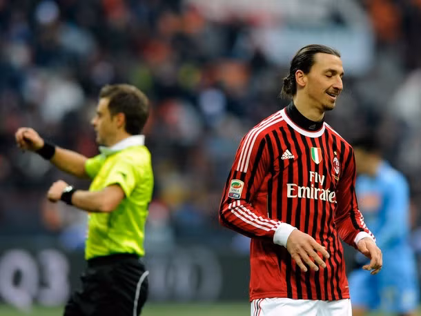 Sự thất vọng hiện trên khuôn mặt của Ibrahimovic