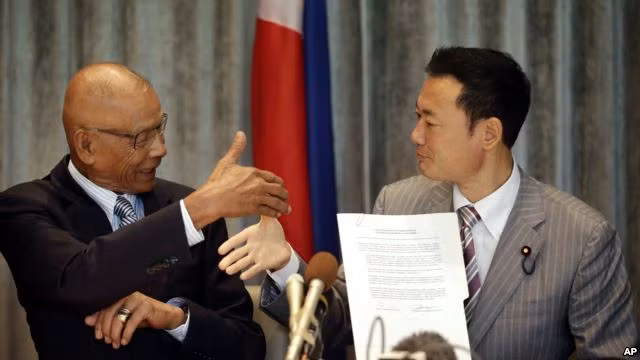 Nghị sĩ Philippines và Nhật Bản lập liên đoàn nghị sĩ vì an ninh hàng hải ở châu Á. Nghị sĩ Philippines và Nhật Bản lập liên đoàn nghị sĩ vì an ninh hàng hải ở châu Á.