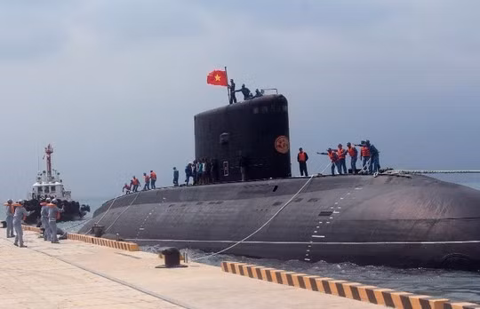 Tàu ngầm Kilo Việt Nam mua của Nga sẽ trở thành lực lượng tin cậy bảo vệ vững chắc chủ quyền lãnh thổ trên Biển Đông. Tàu ngầm Kilo Việt Nam mua của Nga sẽ trở thành lực lượng tin cậy bảo vệ vững chắc chủ quyền lãnh thổ trên Biển Đông.