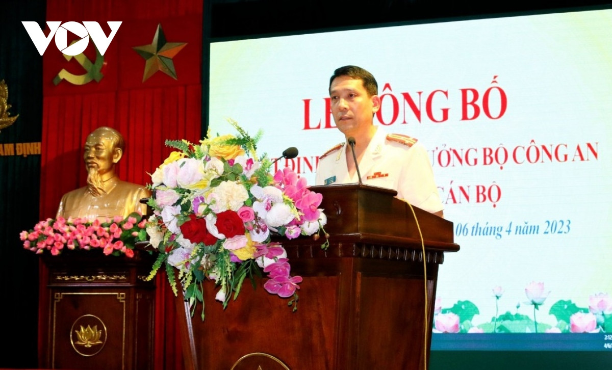 Thượng tá Phan Văn Lý phát biểu nhận nhiệm vụ Thượng tá Phan Văn Lý phát biểu nhận nhiệm vụ