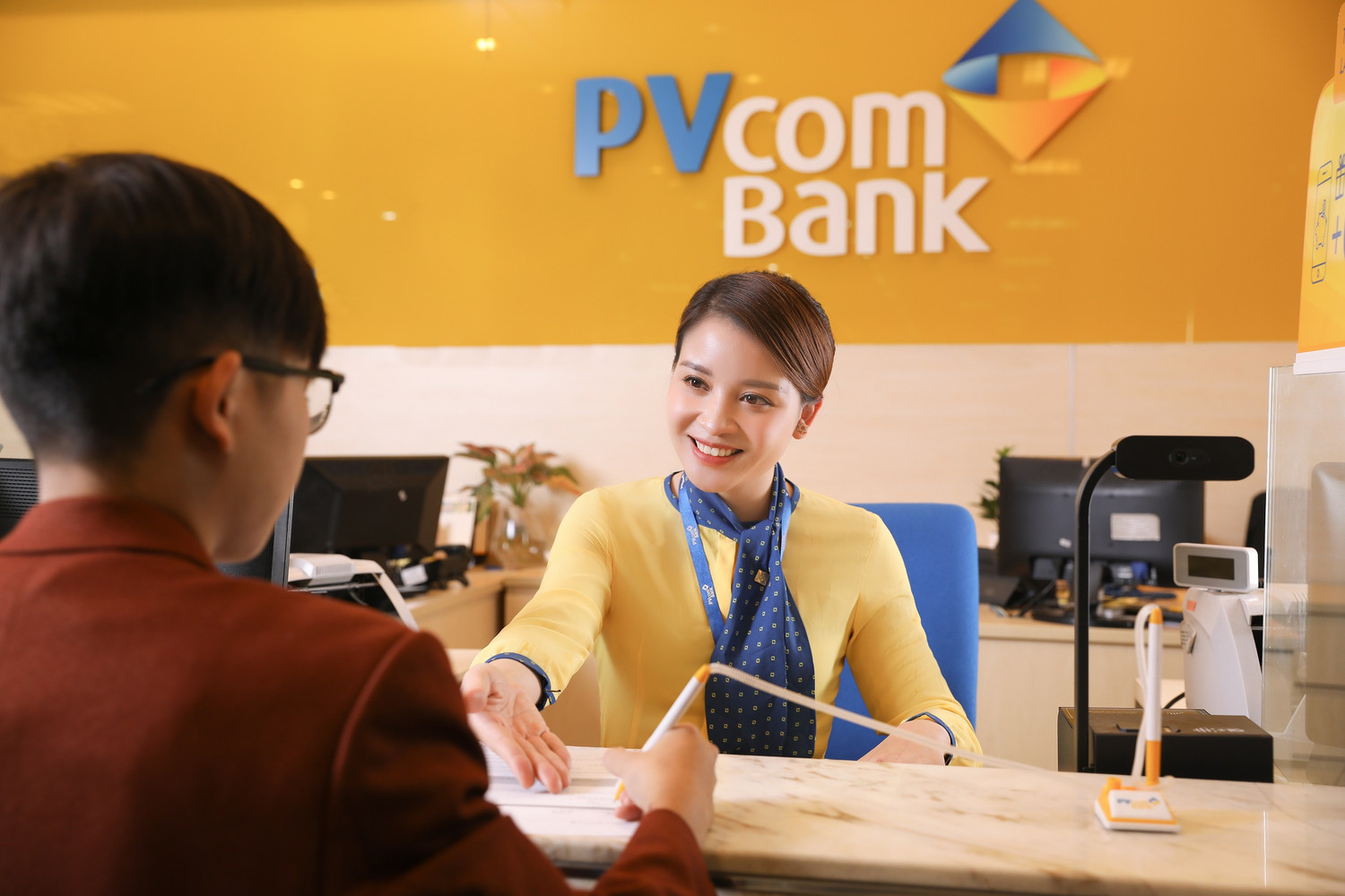 Từ nay đến hết 30/6/2023, PVcomBank áp dụng nhiều chính sách ưu đãi về phí cho các khách hàng có nhu cầu sử dụng dịch vụ chuyển tiền quốc tế. Từ nay đến hết 30/6/2023, PVcomBank áp dụng nhiều chính sách ưu đãi về phí cho các khách hàng có nhu cầu sử dụng dịch vụ chuyển tiền quốc tế.
