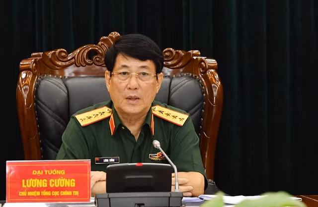 Đại tướng Lương Cường, Ủy viên Bộ Chính trị, Ủy viên Thường vụ Quân ủy Trung ương, Chủ nhiệm Tổng cục Chính trị Quân đội nhân dân Việt Nam chủ trì Hội nghị giao ban Tổng cục Chính trị Quân đội nhân dân Việt Nam.