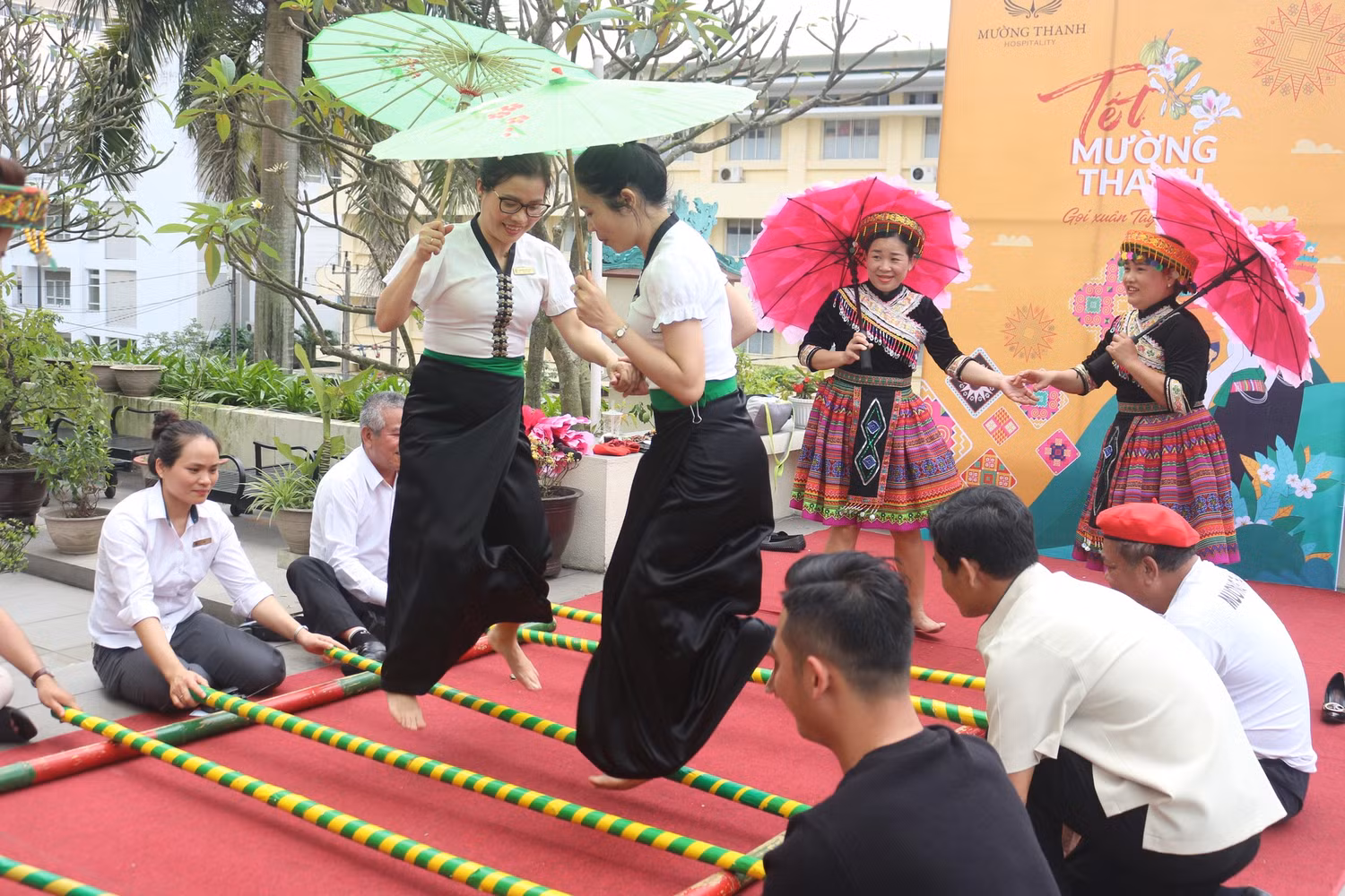 Chương trình nghệ thuật kết hợp Hội chợ ẩm thực tại Khách sạn Mường Thanh Holiday Huế