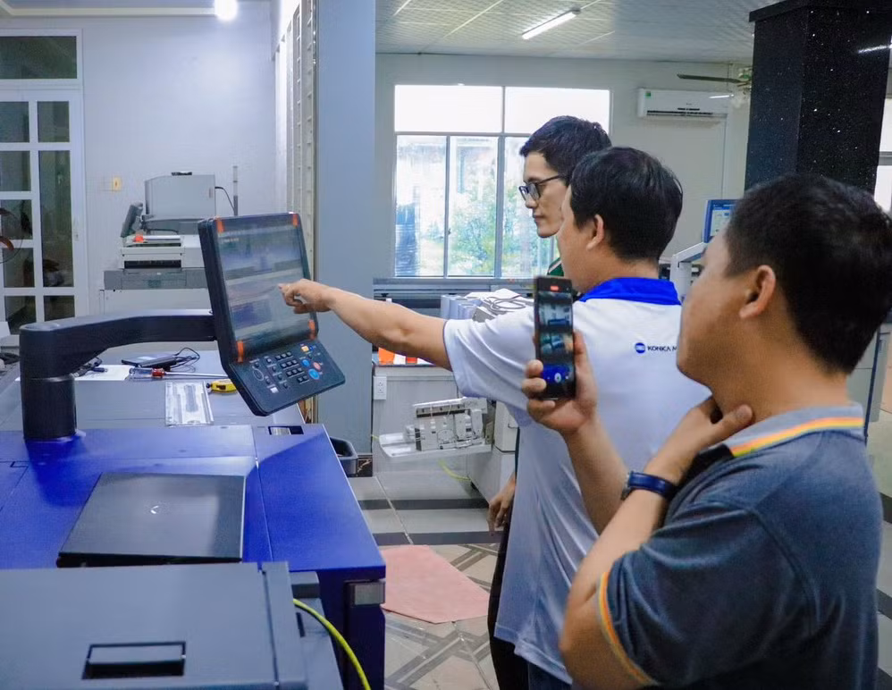 Công ty trách nhiệm hữu hạn một thành viên In Hưng Phú - một trong những doanh nghiệp được BIDV tài trợ vốn - áp dụng máy móc hiện đại trong hoạt động sản xuất.