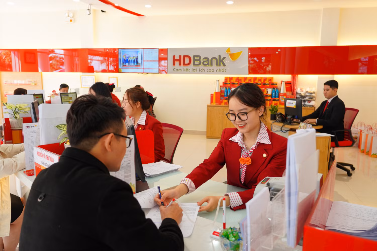 Trong thời gian tới, HDBank dự kiến sẽ tiếp tục mở rộng mạng lưới, đồng thời gia tăng phát triển các dịch vụ hiện đại