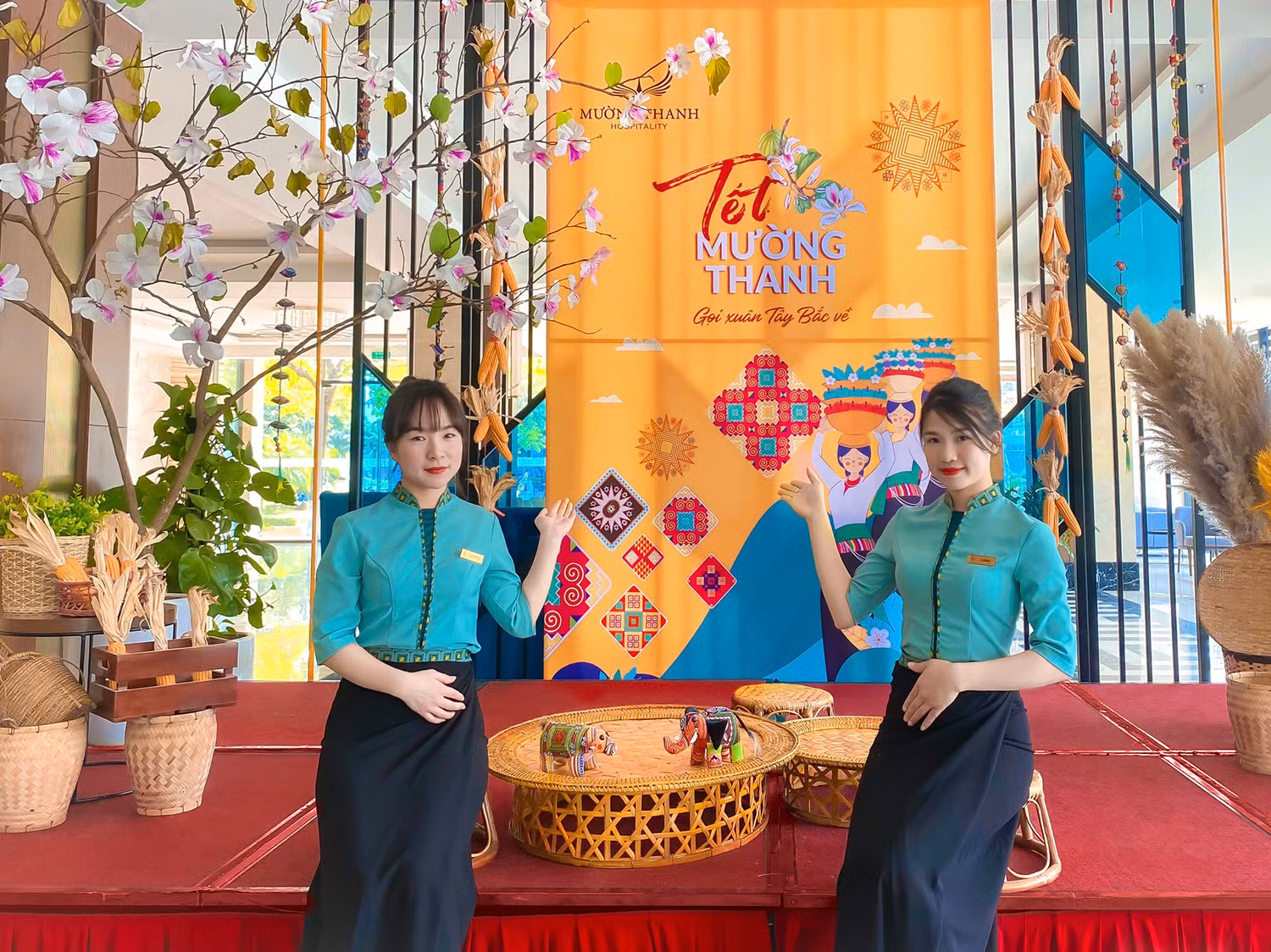 Không gian Tết Mường Thanh tại một sảnh khách sạn
