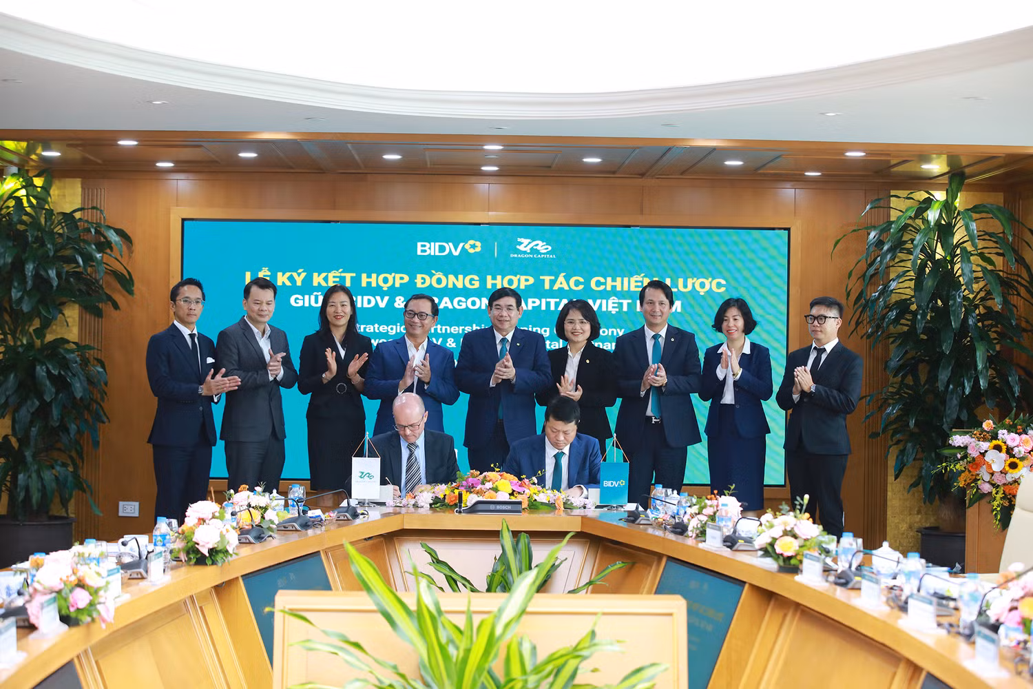 BIDV và Công ty Công ty Cổ phần quản lý quỹ đầu tư Dragon Capital Việt Nam (Dragon Capital) đã tổ chức lễ ký kết Hợp đồng hợp tác chiến lược BIDV và Công ty Công ty Cổ phần quản lý quỹ đầu tư Dragon Capital Việt Nam (Dragon Capital) đã tổ chức lễ ký kết Hợp đồng hợp tác chiến lược